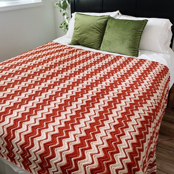 Vintage Other - Vintage 70s Crocheted Zig Zag Afghan Blanket (63”x88.5”)